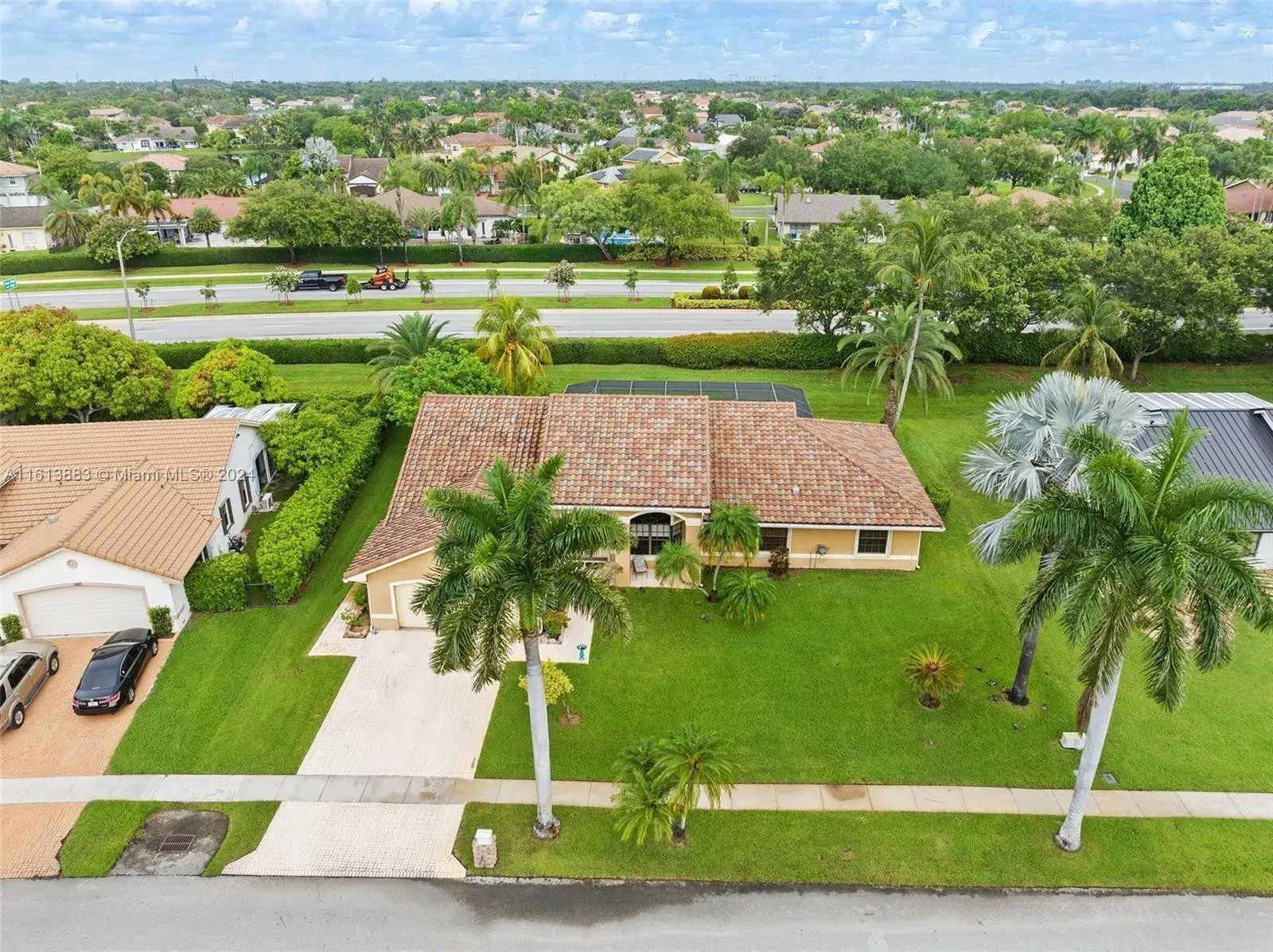 450 Nw 195th Ave, Pembroke Pines, FL 33029, photo 4 of 41