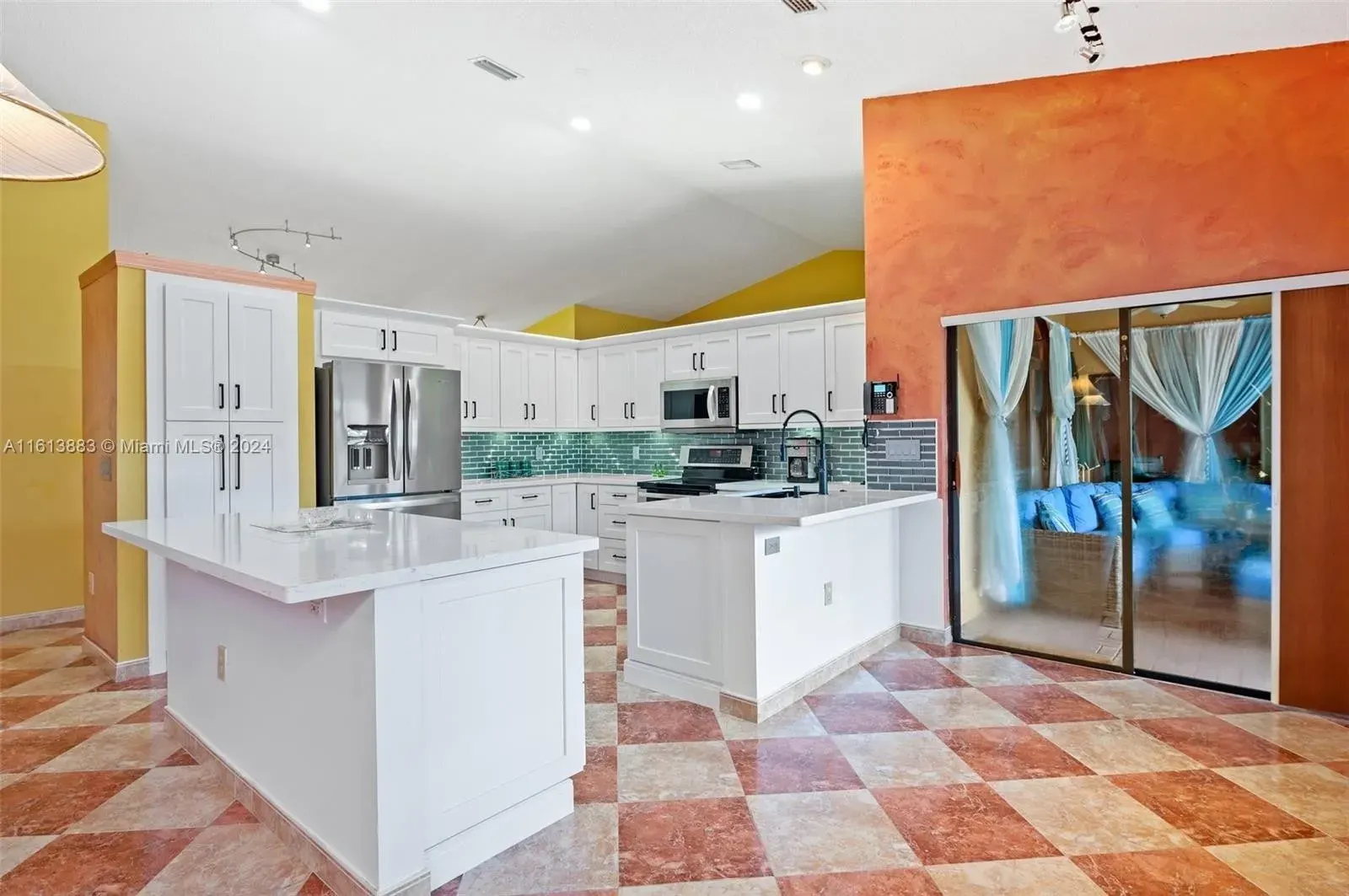 450 Nw 195th Ave, Pembroke Pines, FL 33029, photo 13 of 41