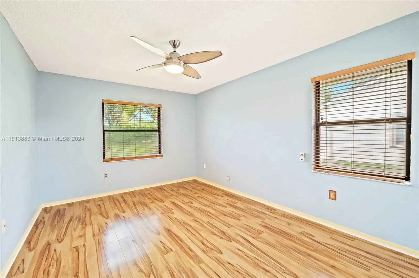 450 Nw 195th Ave, Pembroke Pines, FL 33029, photo 25 of 41
