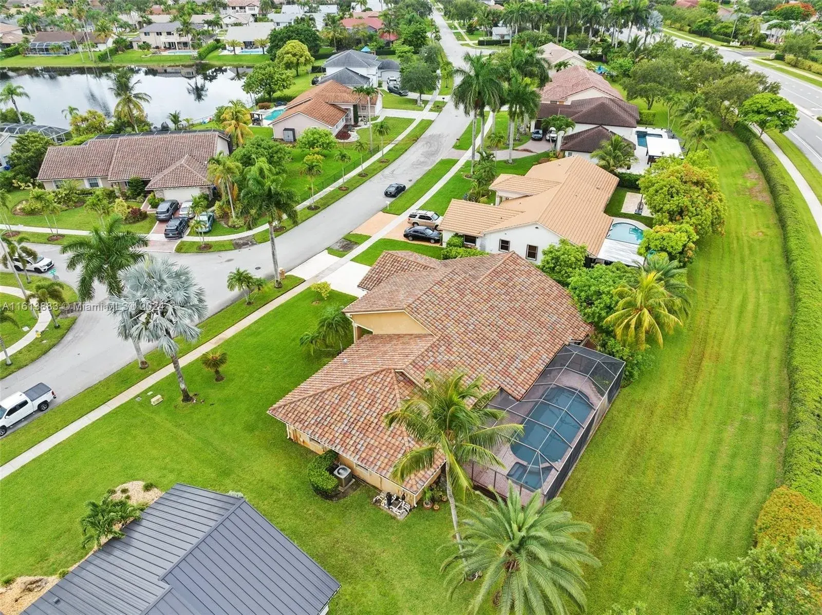 450 Nw 195th Ave, Pembroke Pines, FL 33029, photo 34 of 41